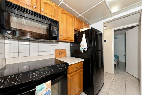 Condo in Clearwater, Florida, 2 bedrooms  № 2391379 - photo 14