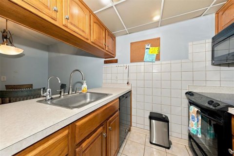 Condo in Clearwater, Florida, 2 bedrooms  № 2391379 - photo 12