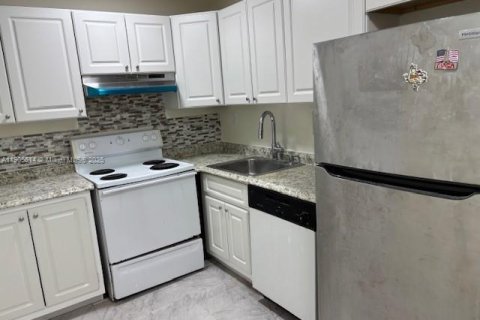 Снять в аренду кондоминиум в Норт-Бей-Виллидж, Флорида 1 спальня, 87.33м2, № 1956236 - фото 15