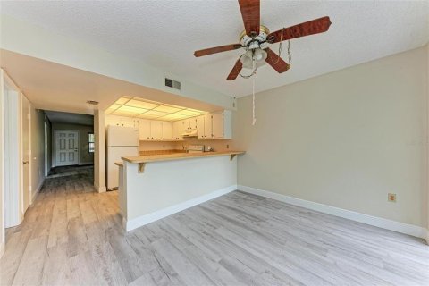 Condominio en alquiler en Bradenton, Florida, 2 dormitorios, 97.55 m2 № 1908855 - foto 8