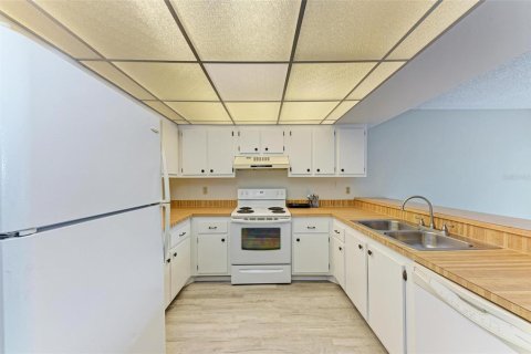 Condominio en alquiler en Bradenton, Florida, 2 dormitorios, 97.55 m2 № 1908855 - foto 3
