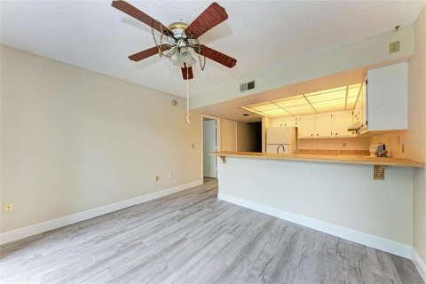 Condominio en alquiler en Bradenton, Florida, 2 dormitorios, 97.55 m2 № 1908855 - foto 9
