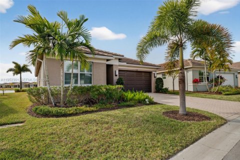 Casa en venta en Port St. Lucie, Florida, 3 dormitorios, 162.86 m2 № 2006642 - foto 2