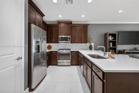 Casa en venta en Port St. Lucie, Florida, 3 dormitorios, 162.86 m2 № 2006642 - foto 5