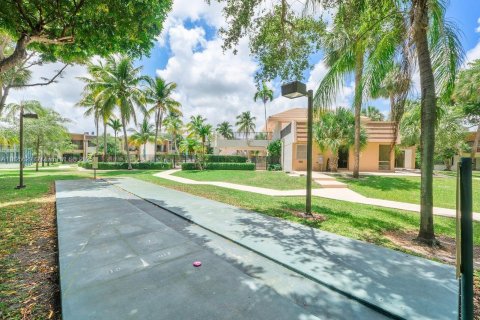 Condo in Pinecrest, Florida, 2 bedrooms  № 1794098 - photo 17