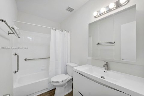Condo in Pinecrest, Florida, 2 bedrooms  № 1794098 - photo 9