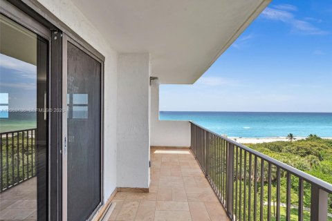 Copropriété à vendre à Hollywood, Floride: 3 chambres, 184.88 m2 № 2181274 - photo 18