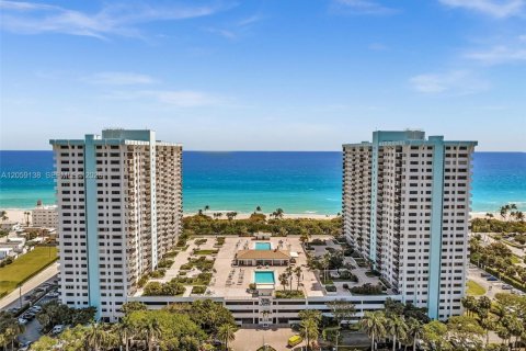 Copropriété à vendre à Hollywood, Floride: 3 chambres, 184.88 m2 № 2181274 - photo 3