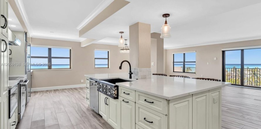 Condo à Hollywood, Floride, 3 chambres  № 2181274