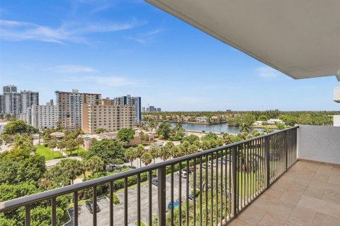 Copropriété à vendre à Hollywood, Floride: 3 chambres, 184.88 m2 № 2181274 - photo 22