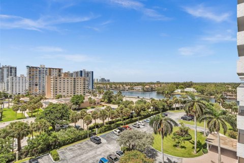 Copropriété à vendre à Hollywood, Floride: 3 chambres, 184.88 m2 № 2181274 - photo 19
