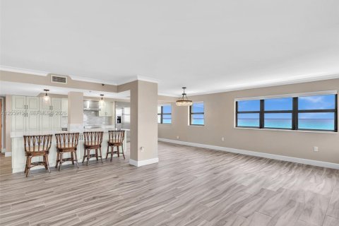Copropriété à vendre à Hollywood, Floride: 3 chambres, 184.88 m2 № 2181274 - photo 11