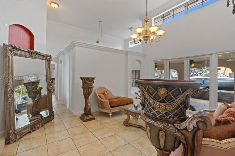 House in Miami, Florida 5 bedrooms, 314.47 sq.m. № 2043284 - photo 3