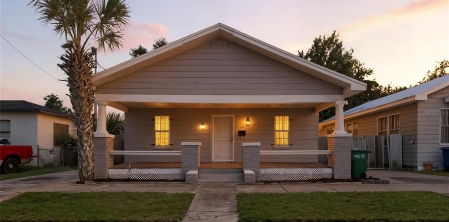 Villa ou maison à Tampa, Floride 3 chambres, 96.25 m2 № 1909829