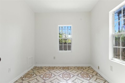 House in Tampa, Florida 3 bedrooms, 96.25 sq.m. № 1909829 - photo 21