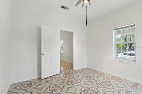 House in Tampa, Florida 3 bedrooms, 96.25 sq.m. № 1909829 - photo 16