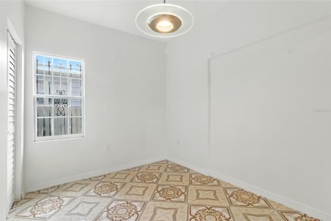 House in Tampa, Florida 3 bedrooms, 96.25 sq.m. № 1909829 - photo 20