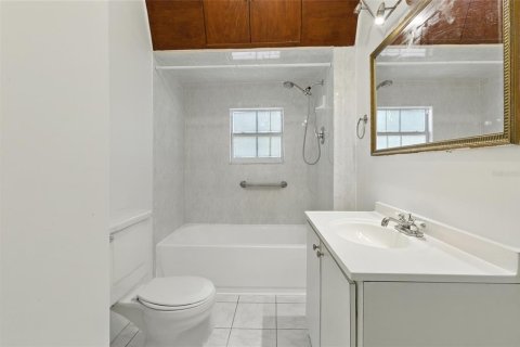 House in Tampa, Florida 3 bedrooms, 96.25 sq.m. № 1909829 - photo 13