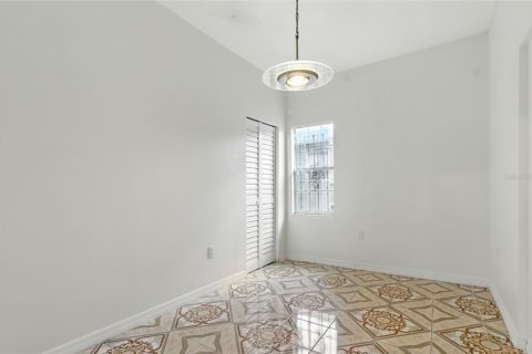 House in Tampa, Florida 3 bedrooms, 96.25 sq.m. № 1909829 - photo 19