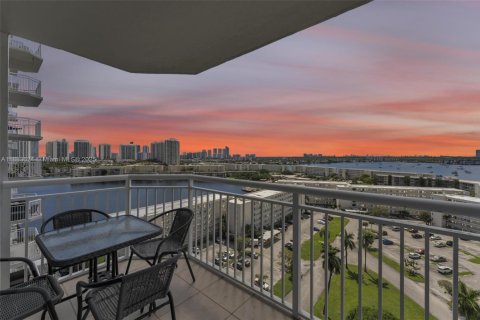 Copropriété à vendre à Aventura, Floride: 1 chambre, 93.37 m2 № 1930116 - photo 4