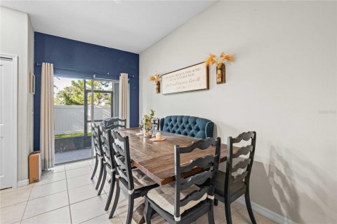Adosado en venta en Sun City Center, Florida, 3 dormitorios, 154.5 m2 № 1871019 - foto 6
