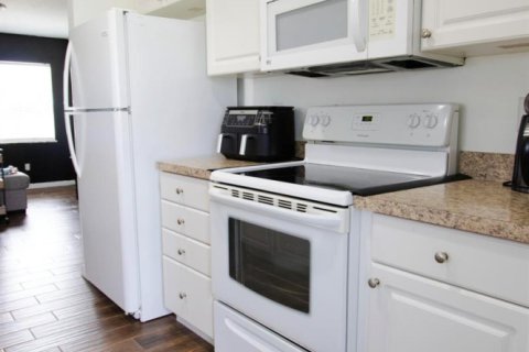 Casa en venta en Vero Beach, Florida, 2 dormitorios, 125.42 m2 № 2384537 - foto 9