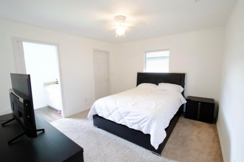 Casa en venta en Vero Beach, Florida, 2 dormitorios, 125.42 m2 № 2384537 - foto 13