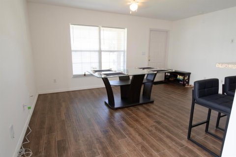 Casa en venta en Vero Beach, Florida, 2 dormitorios, 125.42 m2 № 2384537 - foto 8