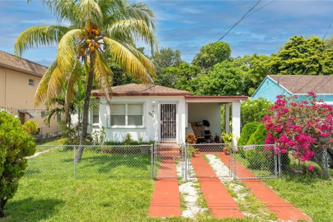 House in Miami, Florida 2 bedrooms, 85.93 sq.m. № 1893491 - photo 1