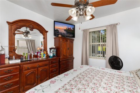 House in Miami, Florida 2 bedrooms, 85.93 sq.m. № 1893491 - photo 13