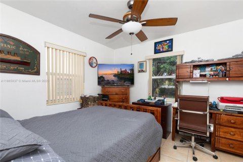House in Miami, Florida 2 bedrooms, 85.93 sq.m. № 1893491 - photo 10