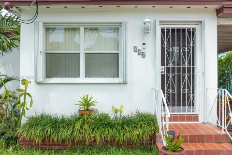 House in Miami, Florida 2 bedrooms, 85.93 sq.m. № 1893491 - photo 4