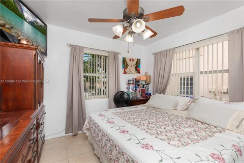 House in Miami, Florida 2 bedrooms, 85.93 sq.m. № 1893491 - photo 12