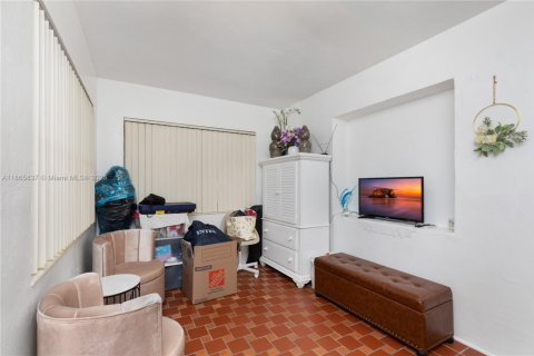 House in Miami, Florida 2 bedrooms, 85.93 sq.m. № 1893491 - photo 16