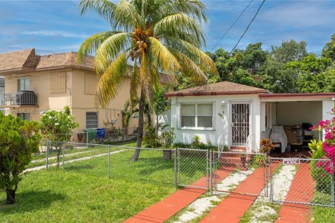 House in Miami, Florida 2 bedrooms, 85.93 sq.m. № 1893491 - photo 2