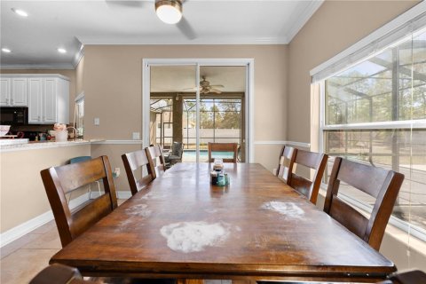 House in Weeki Wachee, Florida 3 bedrooms, 220.36 sq.m. № 1718504 - photo 17