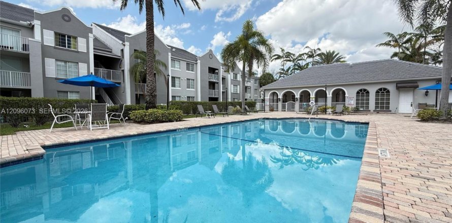 Condo à Pembroke Pines, Floride, 3 chambres  № 2387966