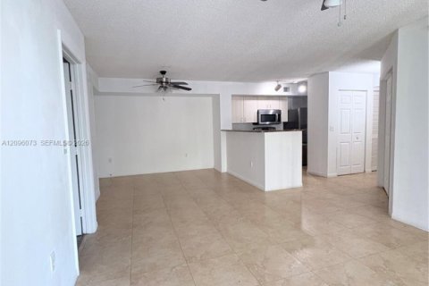 Copropriété à vendre à Pembroke Pines, Floride: 3 chambres, 98.29 m2 № 2387966 - photo 6