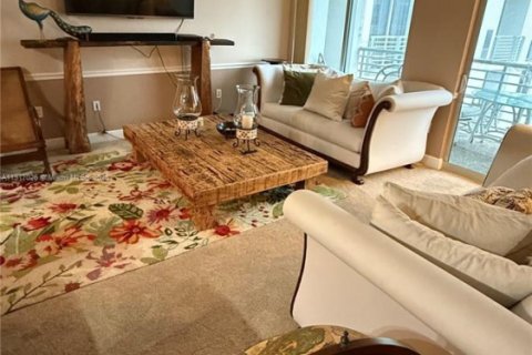 Condominio en venta en Hollywood, Florida, 2 dormitorios, 108.14 m2 № 1973971 - foto 3