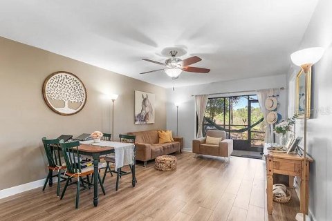 Condo in Oldsmar, Florida, 2 bedrooms  № 2167498 - photo 2