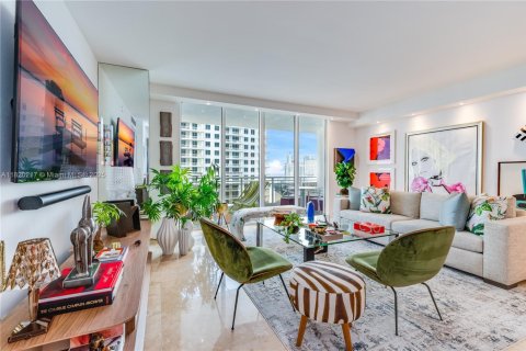 Condo in Miami, Florida, 1 bedroom № 1935679 - photo 6