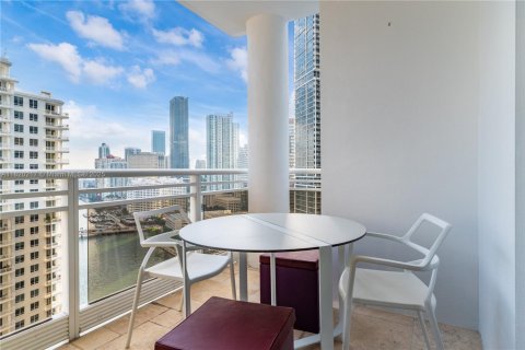 Condo in Miami, Florida, 1 bedroom № 1935679 - photo 3