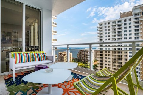 Condo in Miami, Florida, 1 bedroom № 1935679 - photo 1