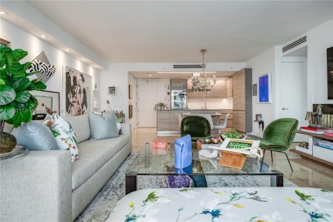 Condo in Miami, Florida, 1 bedroom № 1935679 - photo 8