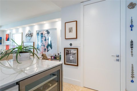 Condo in Miami, Florida, 1 bedroom № 1935679 - photo 15