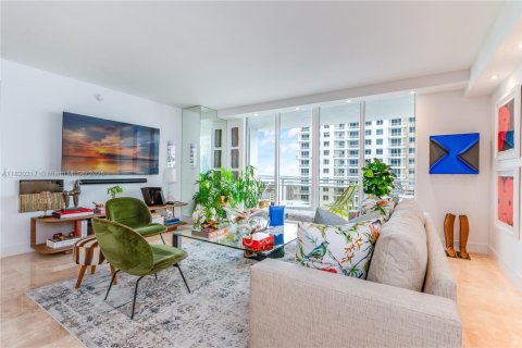 Condo in Miami, Florida, 1 bedroom № 1935679 - photo 5