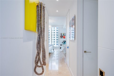 Condo in Miami, Florida, 1 bedroom № 1935679 - photo 27