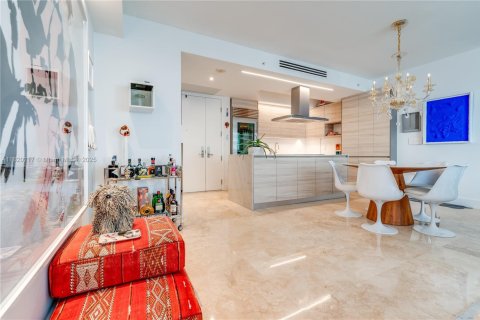 Condo in Miami, Florida, 1 bedroom № 1935679 - photo 9