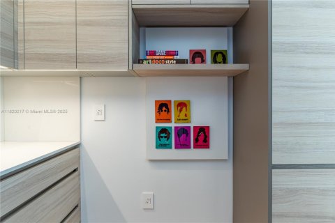 Condo in Miami, Florida, 1 bedroom № 1935679 - photo 14