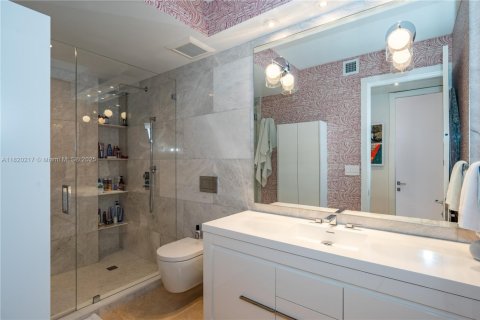 Condo in Miami, Florida, 1 bedroom № 1935679 - photo 20